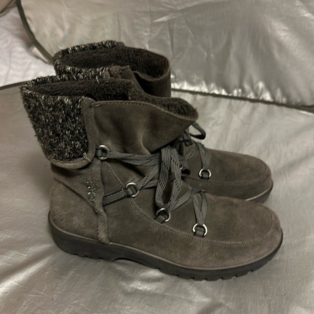 Beartraps waterproof boots women’s size 7.5